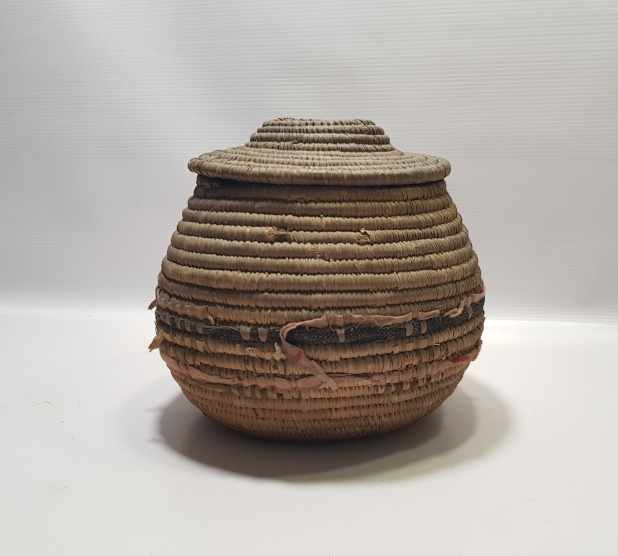 OSMANLI DÖNEMİ HURMA YAPRAĞINDAN YAPILMIŞ HİCAZ İŞİ NADİR KAPAKLI HURMA ZEMBİLİ