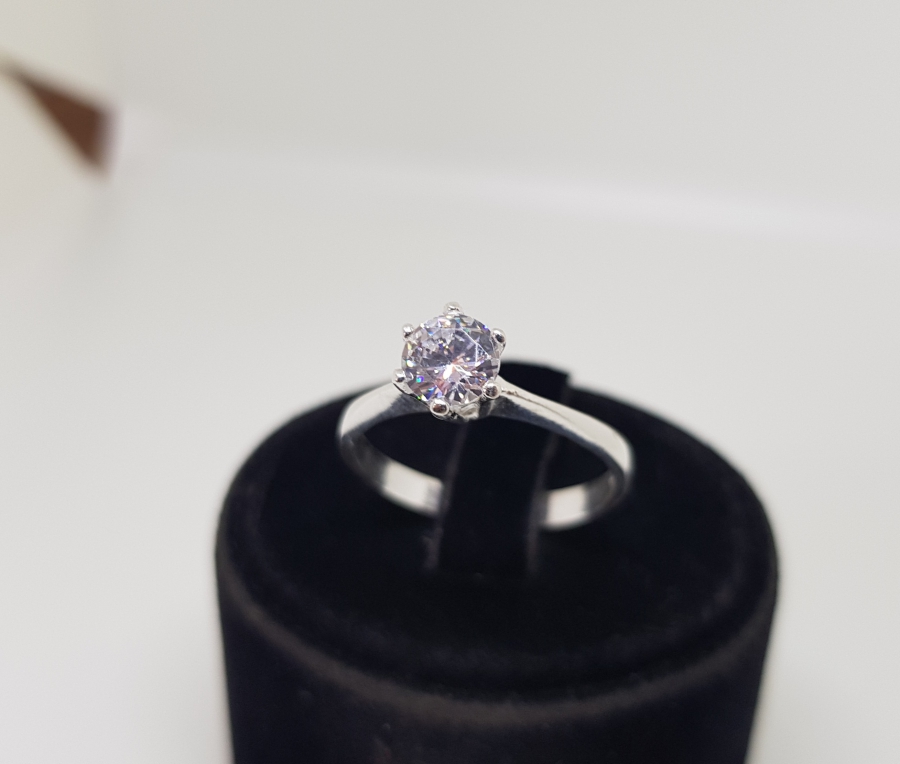 TEK TAŞ MODEL GÜMÜŞ YÜZÜK