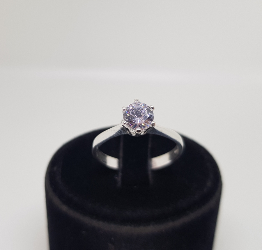 TEK TAŞ MODEL GÜMÜŞ YÜZÜK