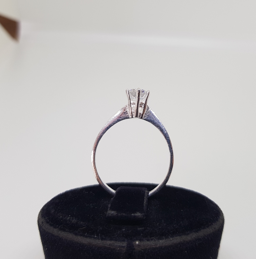 TEK TAŞ MODEL GÜMÜŞ YÜZÜK