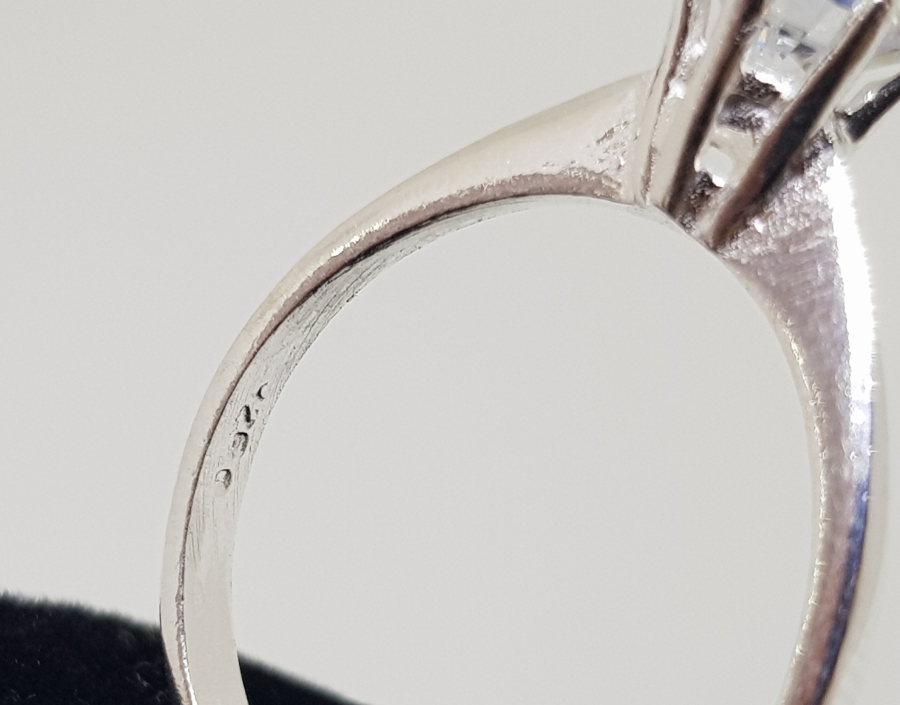 TEK TAŞ MODEL GÜMÜŞ YÜZÜK