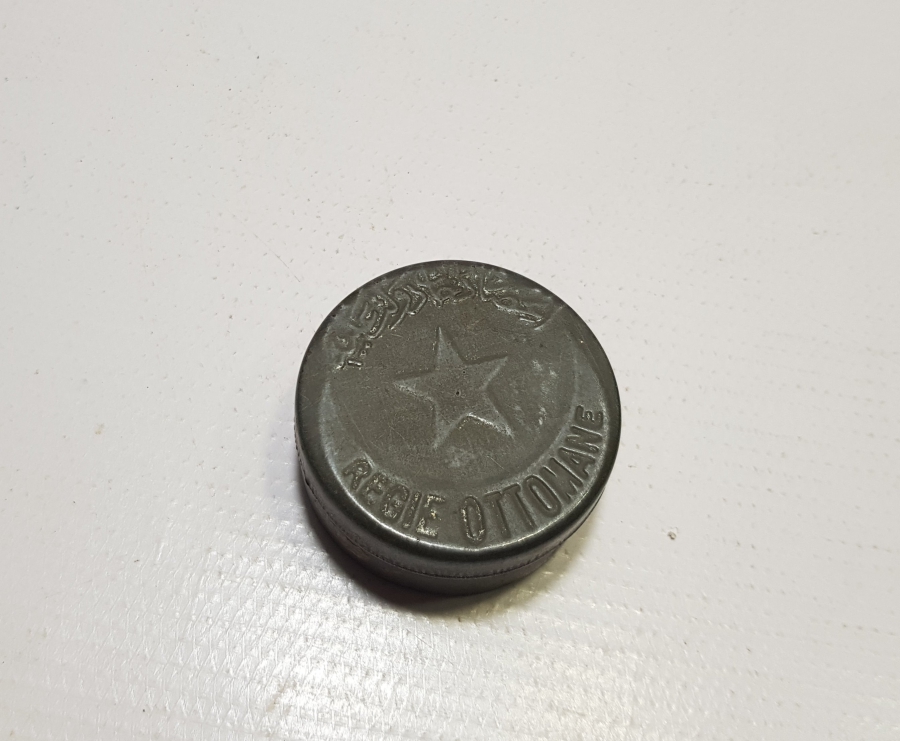 ÜZERİNDE OSMANLICA YAZILI NADİR FORM TÜTÜN KUTUSU