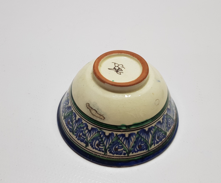 OSMANLI DÖNEMİ USTA DAMGALI VE EL BOYAMA NADİR FORMDA İZNİK KASE