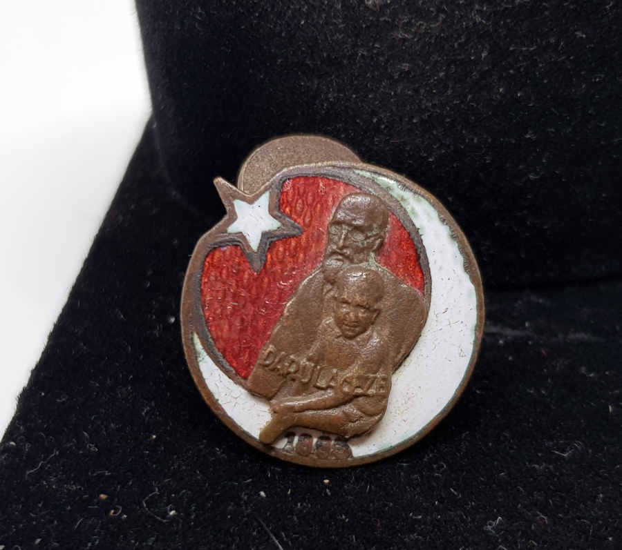 ÜZERİ MİNE İŞÇİLİKLİ ANTİKA DARULACEZE ROZET