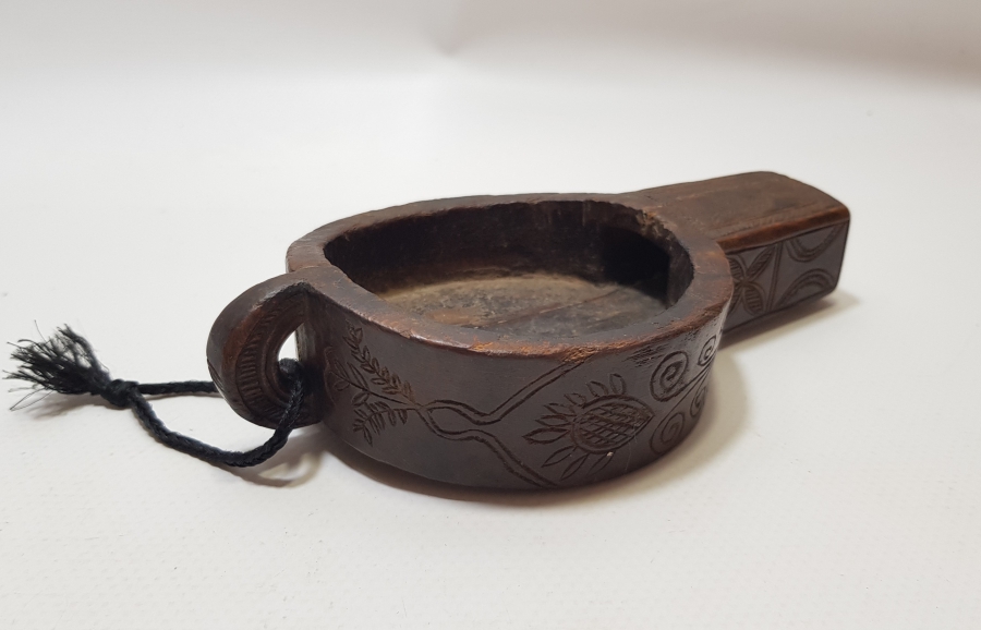 ÜZERİ KUŞ VE KÖPEK MOTİFLİ EL YAPIMI ANTİKA KAHVE SOĞUDANI