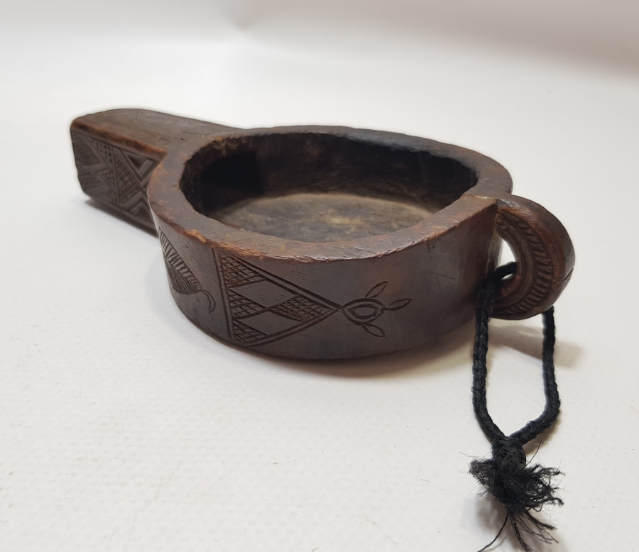 ÜZERİ KUŞ VE KÖPEK MOTİFLİ EL YAPIMI ANTİKA KAHVE SOĞUDANI