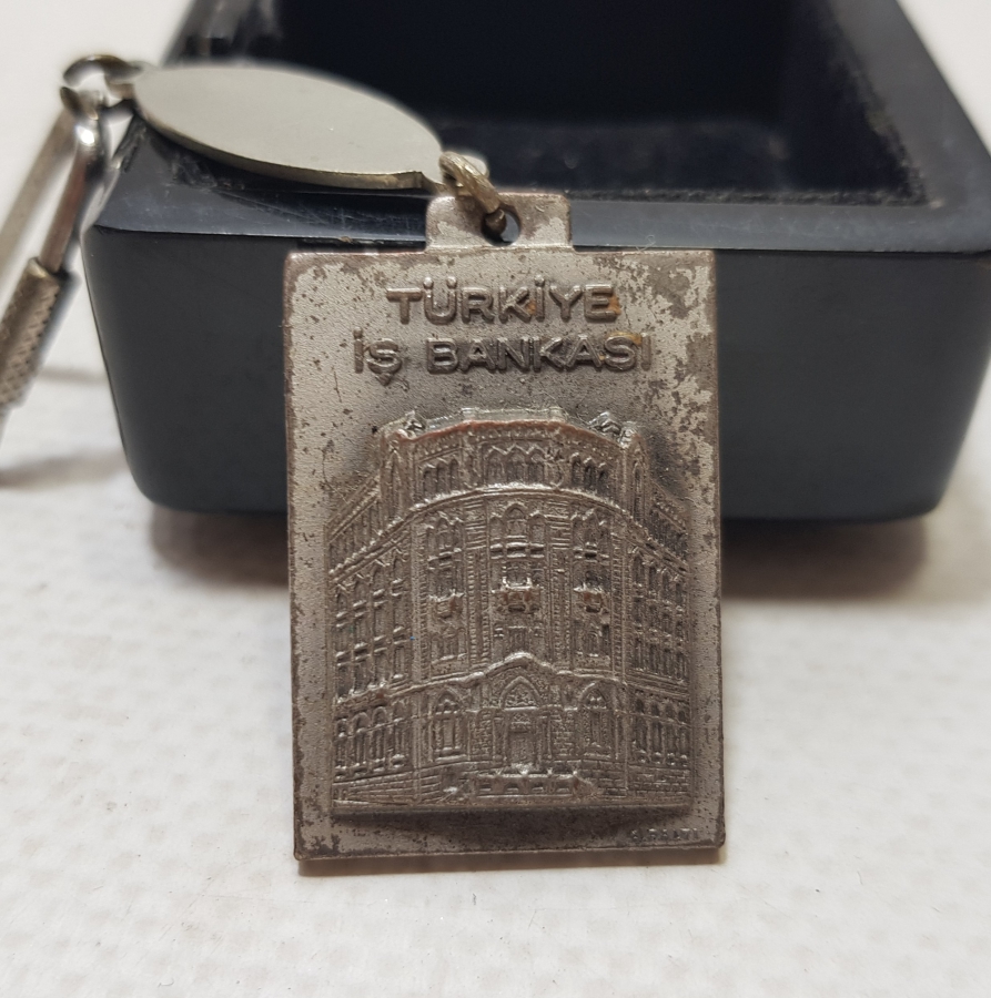 TÜRKİYE İŞ BANKASI HATIRA GÜMÜŞ KAPLAMA ANAHTARLIK