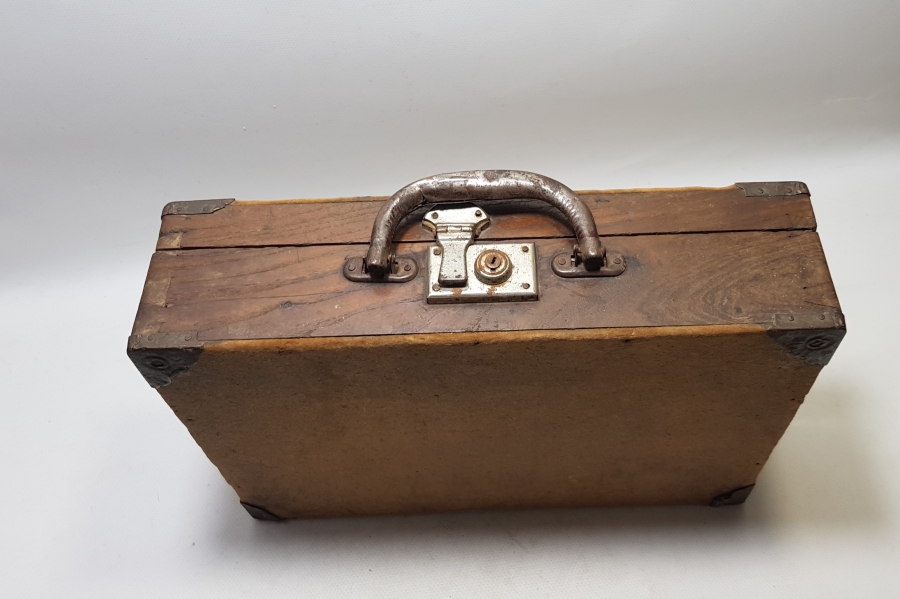 ANTİKA AHŞAP ÖĞRENCİ BAVULU - ÖĞRENCİ ÇANTASI