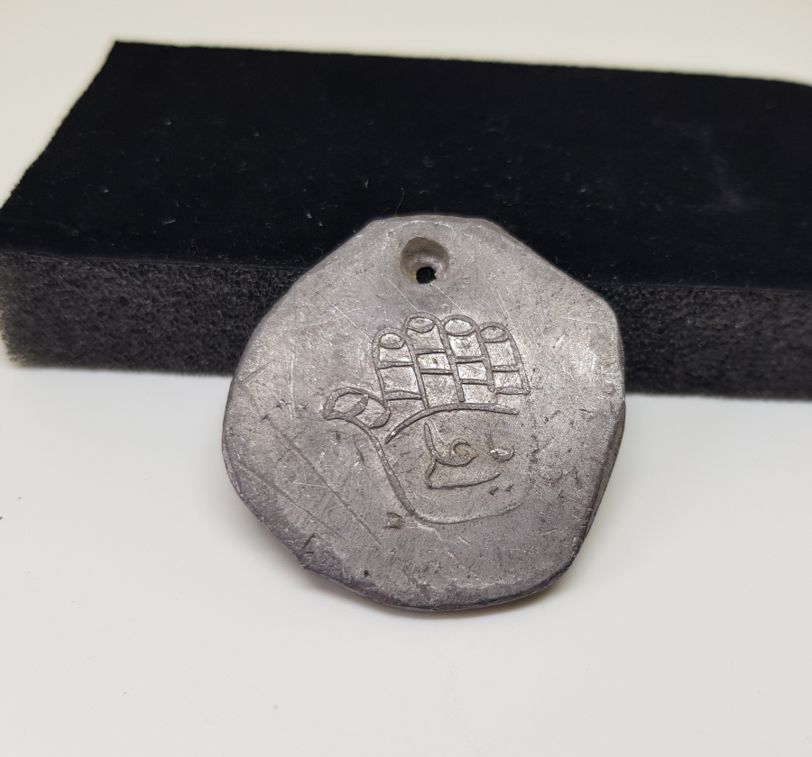 ÜZERİ YA ALİ YAZILI FATMA ANANIN ELİ TILSIM KOLYE