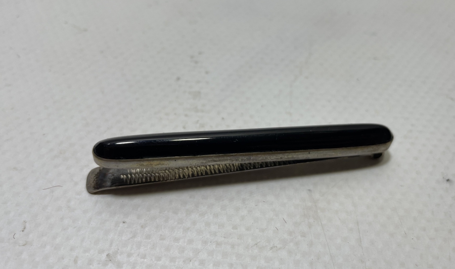 ORİJİNAL KUTUSUNDA ANTİKA GÜMÜŞ KRAVAT İĞNESİ