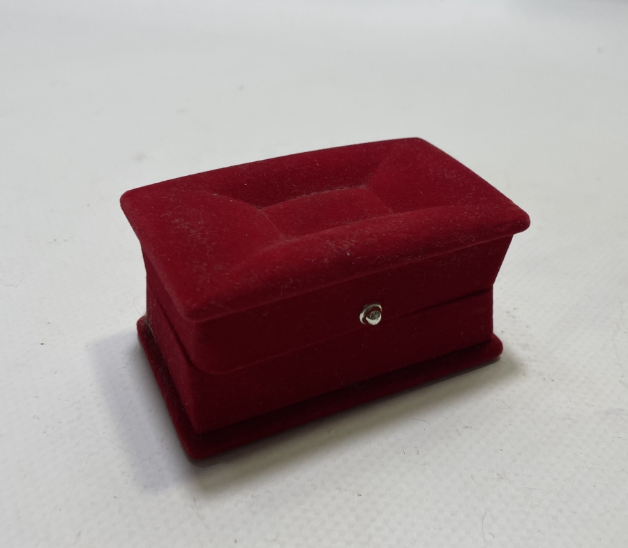 ORİJİNAL KUTUSUNDA ANTİKA GÜMÜŞ KRAVAT İĞNESİ