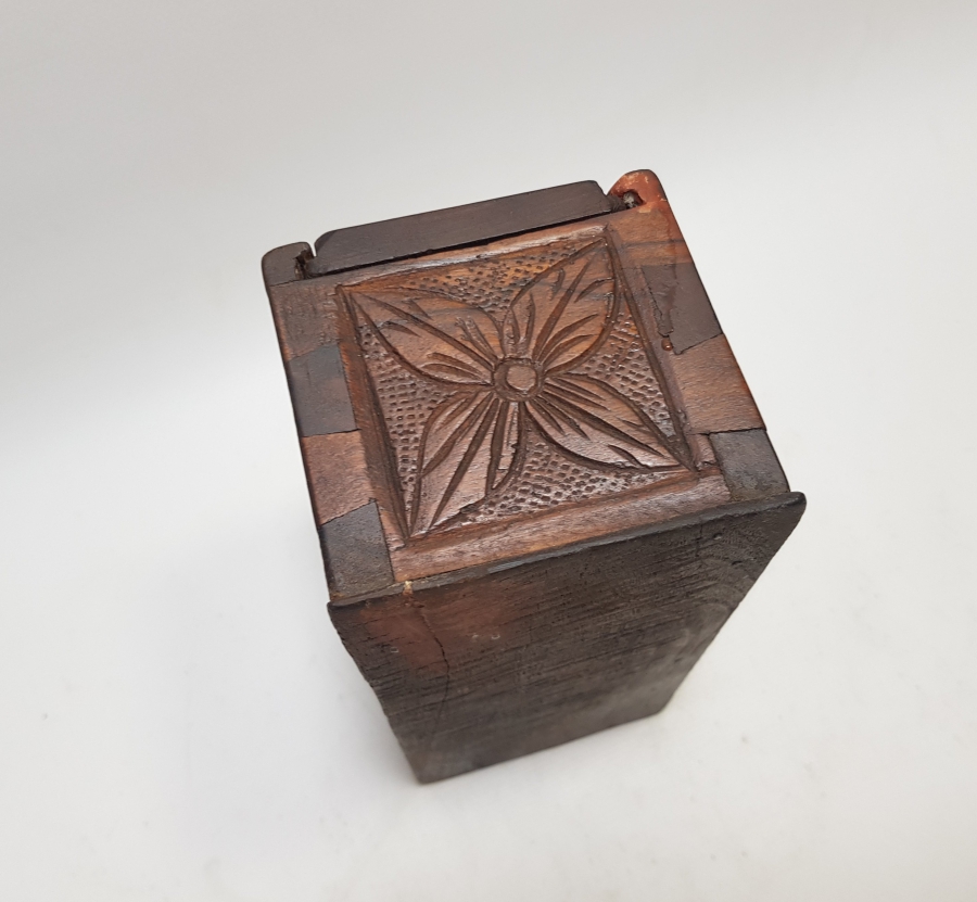 OSMANLI DÖNEMİ TAMAMI İŞLEMELİ ÇİFT GÖZLÜ KAHVE KUTUSU