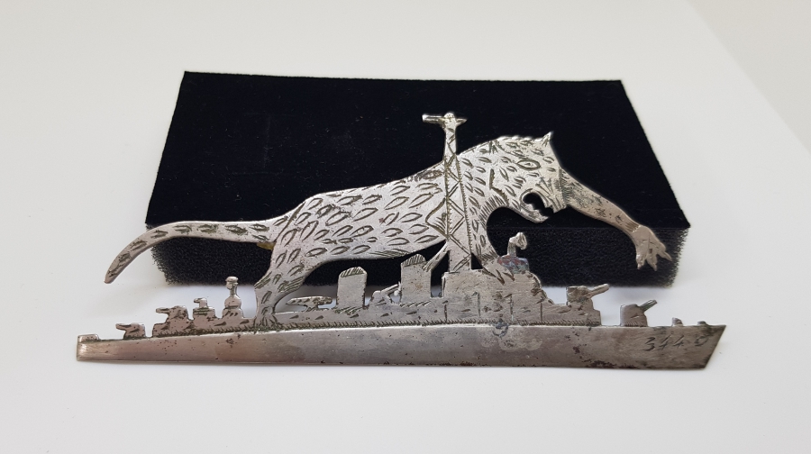 ÜZERİNDE ANADOLU ASLANI GÖRSELİ BULUNAN CUMHURİYET BAŞLARI EL YAPIMI GÜMÜŞ DENİZALTI FİGÜRÜ