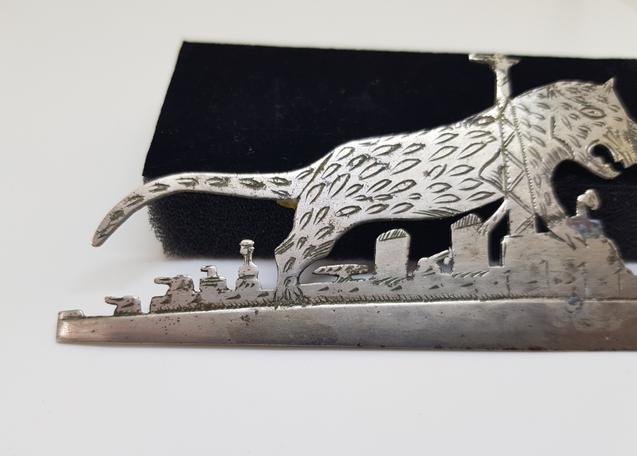 ÜZERİNDE ANADOLU ASLANI GÖRSELİ BULUNAN CUMHURİYET BAŞLARI EL YAPIMI GÜMÜŞ DENİZALTI FİGÜRÜ