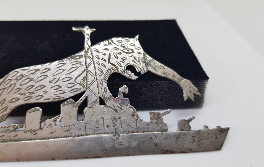 ÜZERİNDE ANADOLU ASLANI GÖRSELİ BULUNAN CUMHURİYET BAŞLARI EL YAPIMI GÜMÜŞ DENİZALTI FİGÜRÜ