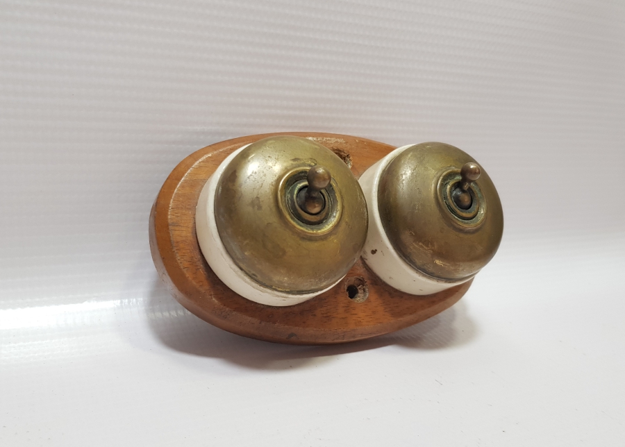 OSMANLI DÖNEMİ ÇOK NADİR PORSELEN VE BAKIRDAN YAPILMIŞ ELEKTRİK ANAHTARI