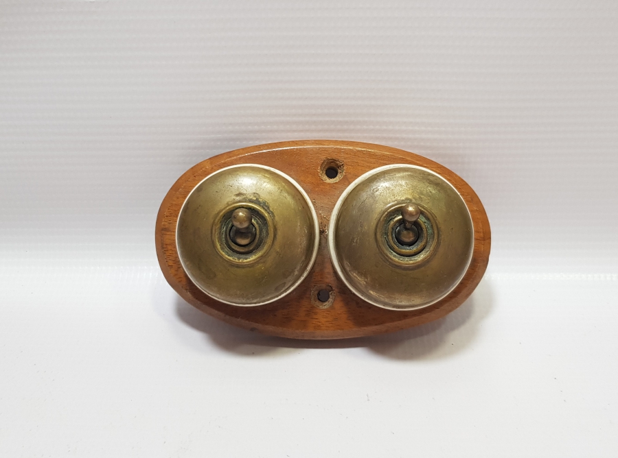 OSMANLI DÖNEMİ ÇOK NADİR PORSELEN VE BAKIRDAN YAPILMIŞ ELEKTRİK ANAHTARI