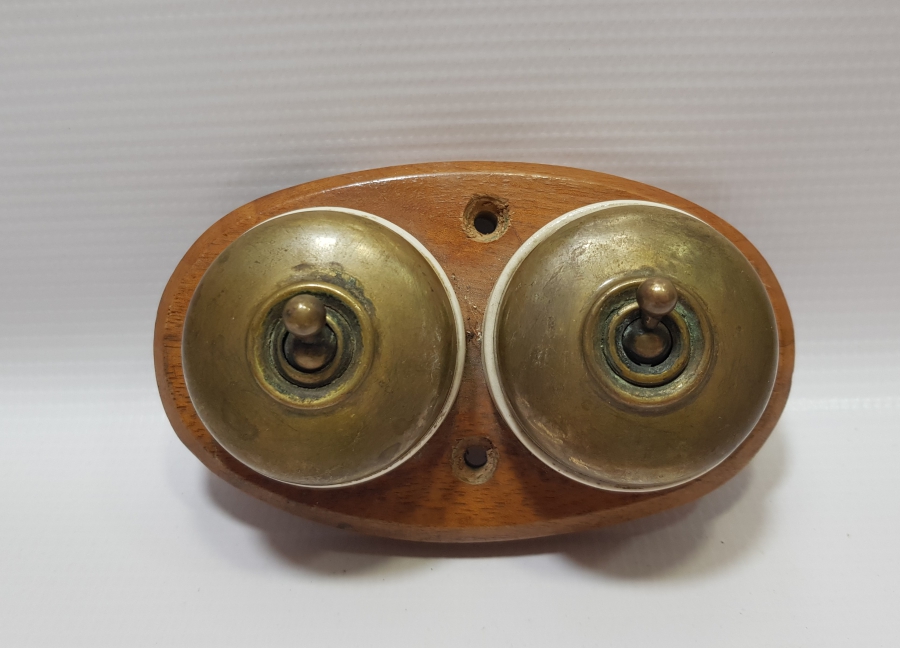 OSMANLI DÖNEMİ ÇOK NADİR PORSELEN VE BAKIRDAN YAPILMIŞ ELEKTRİK ANAHTARI