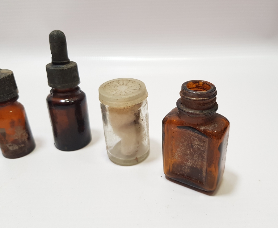 ECZACILIK TARİHİ - ANTİKA CAM İLAÇ ŞİŞESİ LOTU