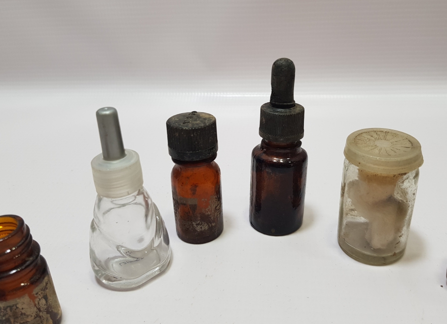 ECZACILIK TARİHİ - ANTİKA CAM İLAÇ ŞİŞESİ LOTU