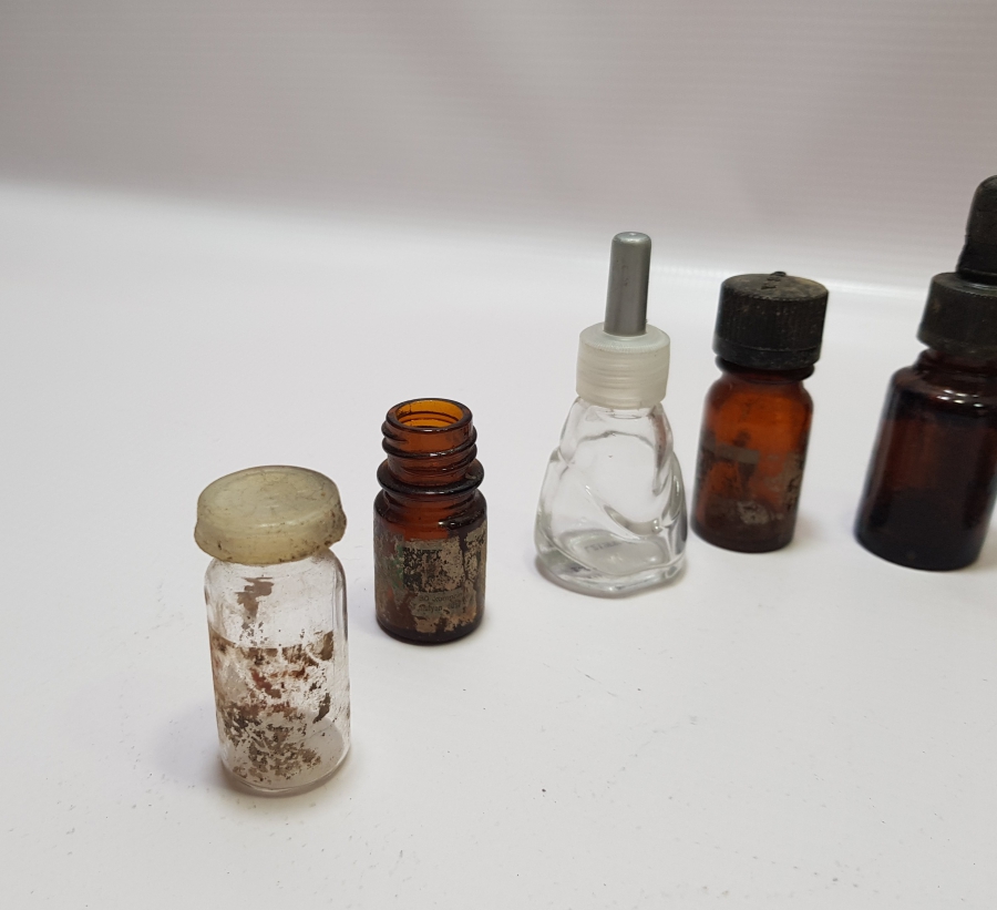 ECZACILIK TARİHİ - ANTİKA CAM İLAÇ ŞİŞESİ LOTU