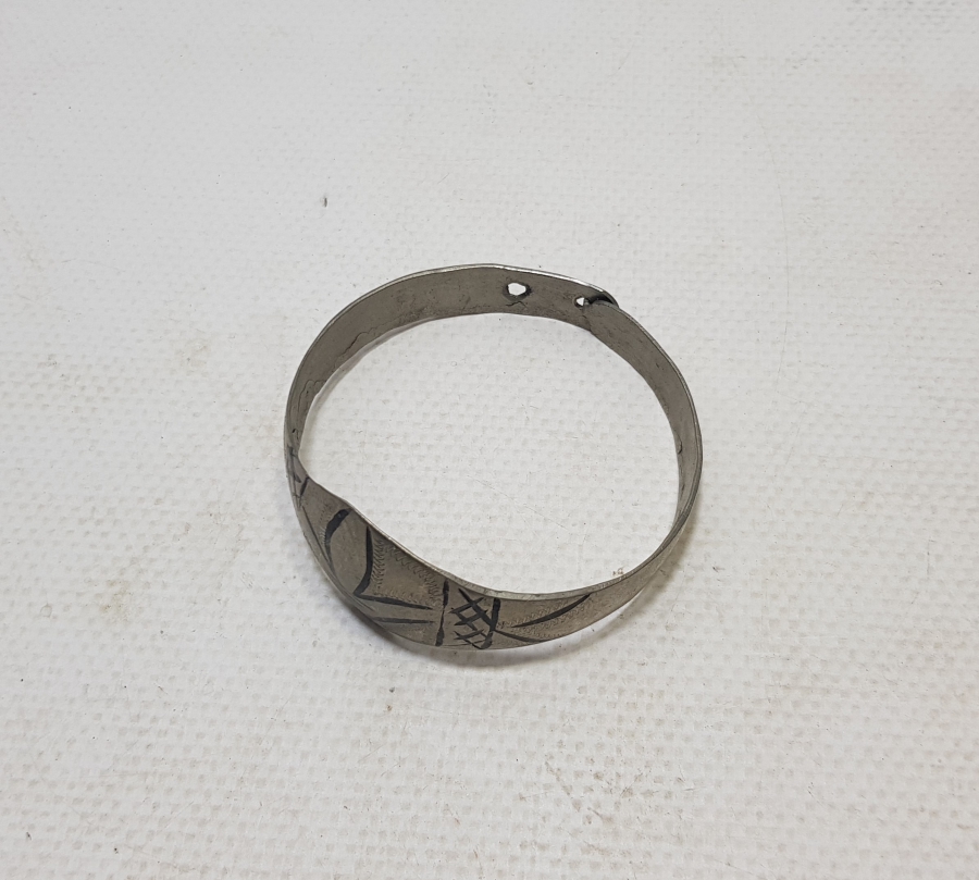 ÜZERİ LALE MOTİFLİ YOKLUK DÖNEMİ VAN İŞİ OSMANLI GELİN BİLEKLİĞİ