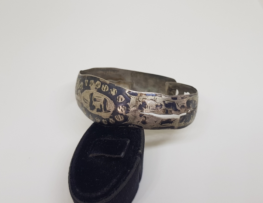 ÜZERİ OSMANLICA YAZILI VAN İŞİ SAVATLI GÜMÜŞ BİLEZİK