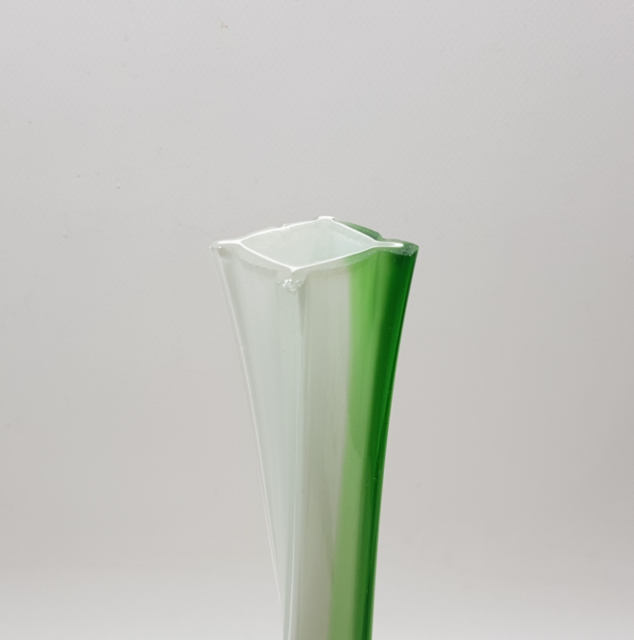 ÇİFT RENKLİ BURGULU FORMLU MURANO CAM LALEDAN