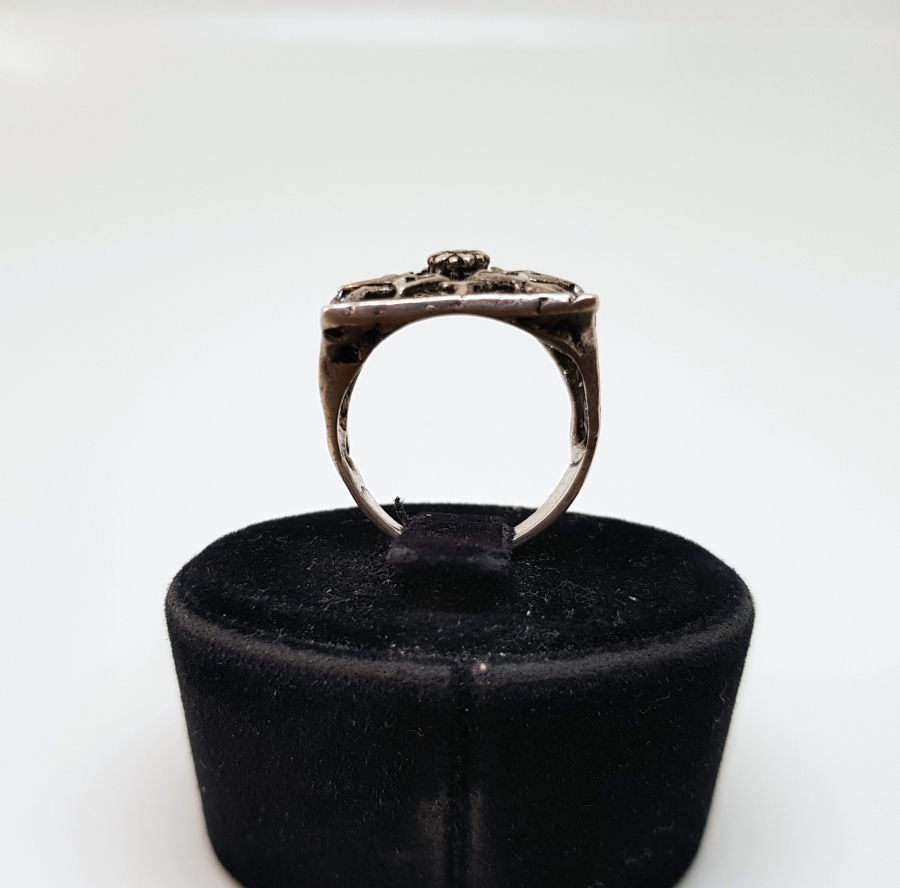 KABARTMA İŞÇİLİKLİ ÇİÇEK MODELİ GÜMÜŞ YÜZÜK