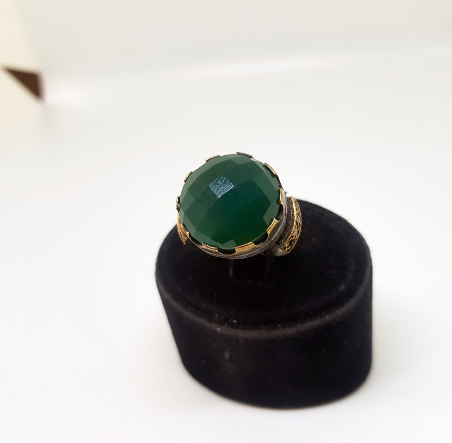 FASETA KESİMLİ DOĞAL TAŞLI HÜRREM MODEL GÜMÜŞ YÜZÜK