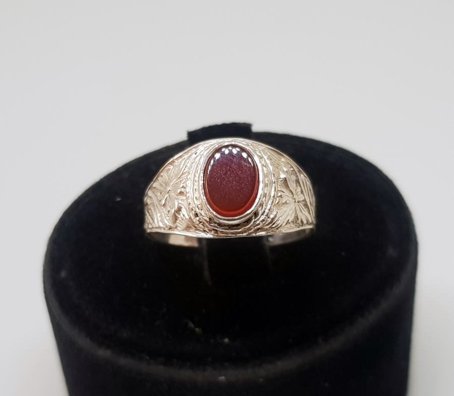 KABARTMA İŞÇİLİKLİ AKİK TAŞLI GÜMÜŞ YÜZÜK