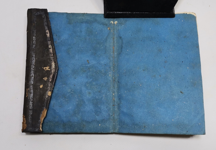 BAŞ KISMINDA İNSANIN HAKİKATE DÖNÜŞÜYLE İLGİLİ BİR ŞEMA YAPILMIŞ TUHFE-İ RÜŞTİ İSİMLİ TEKKE İŞİ KİTAP