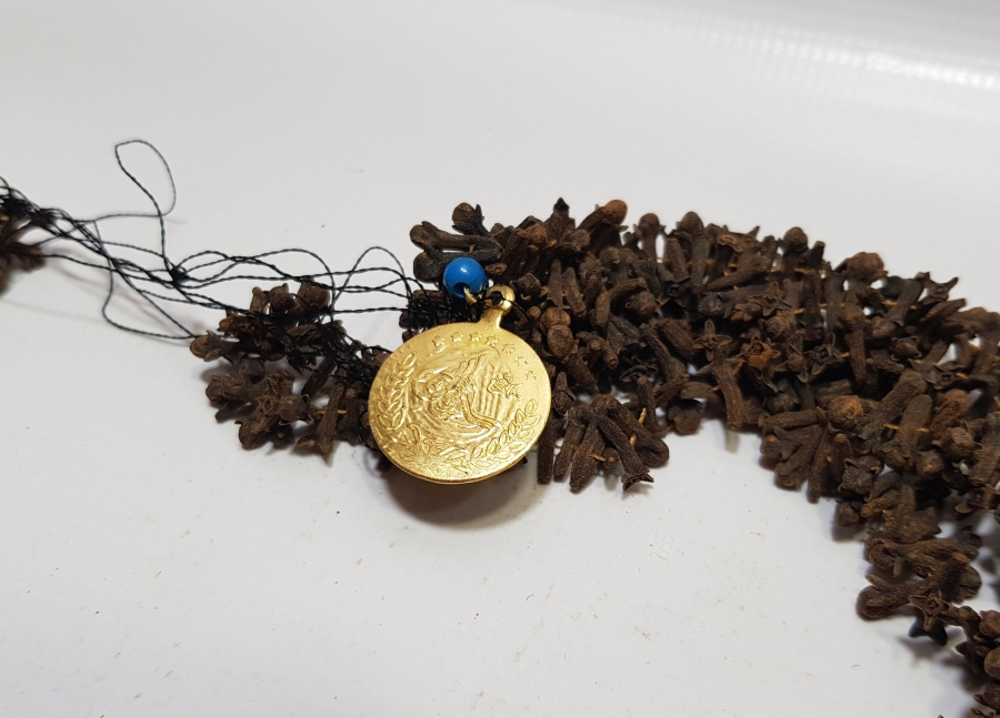 OSMANLI DÖNEMİ KARANFİLLİ GELİN NAZARLIĞI