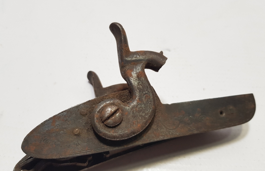 ÜZERİ KABARTMA İŞÇİLİKLİ OSMANLI DÖNEMİ ÇİFT TÜFEK HOROZU