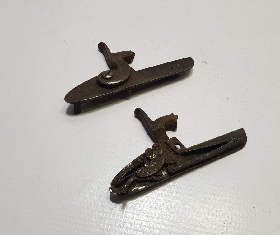 ÜZERİ KABARTMA İŞÇİLİKLİ OSMANLI DÖNEMİ ÇİFT TÜFEK HOROZU