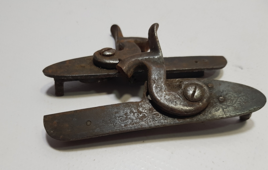 ÜZERİ KABARTMA İŞÇİLİKLİ OSMANLI DÖNEMİ ÇİFT TÜFEK HOROZU