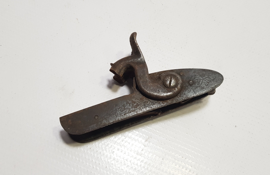 ÜZERİ KABARTMA İŞÇİLİKLİ OSMANLI DÖNEMİ ÇİFT TÜFEK HOROZU