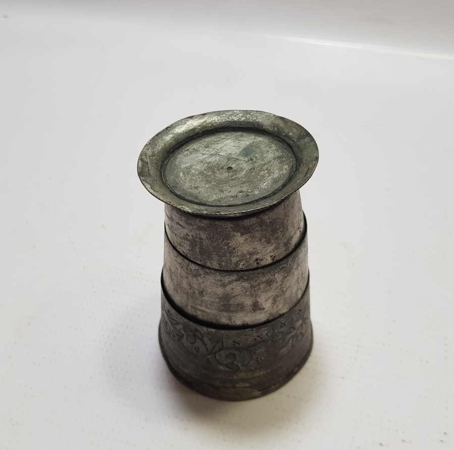 ÜZERİ İŞLEMELİ OSMANLI DÖNEMİ BAKIR SEYAHAT BARDAĞI