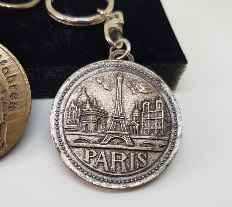 AVRUPA YAPIMI İKİ ADET ANAHTARLIK