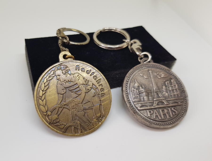 AVRUPA YAPIMI İKİ ADET ANAHTARLIK