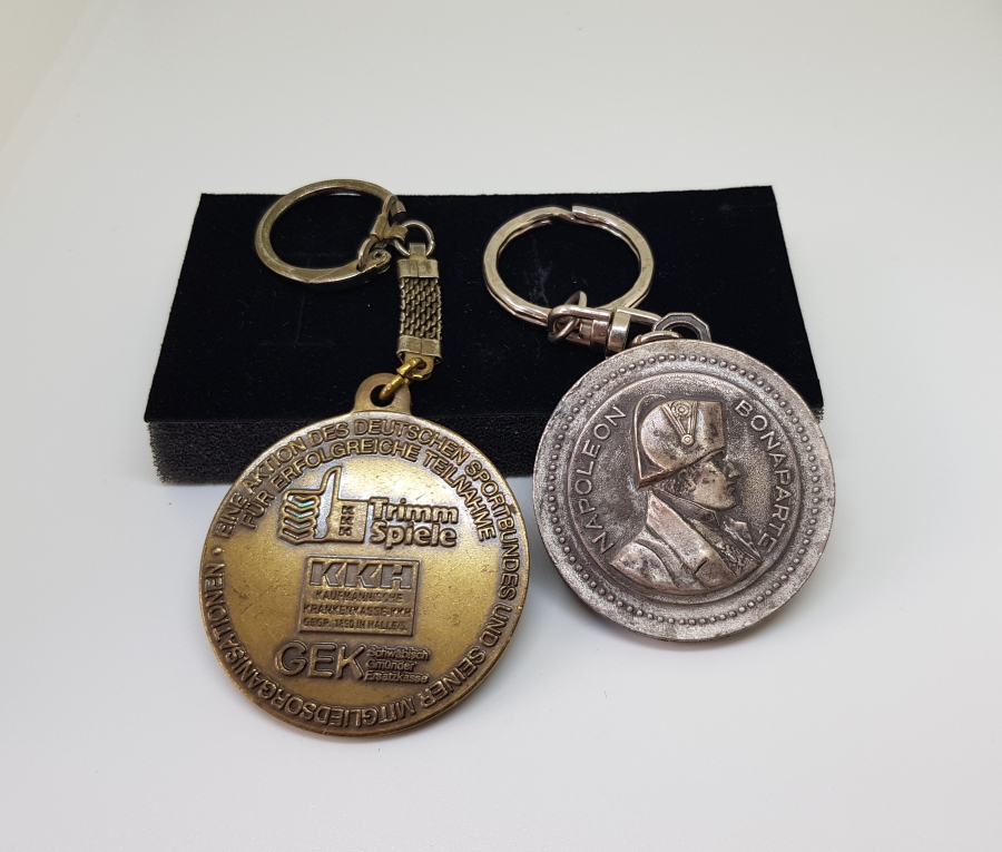 AVRUPA YAPIMI İKİ ADET ANAHTARLIK