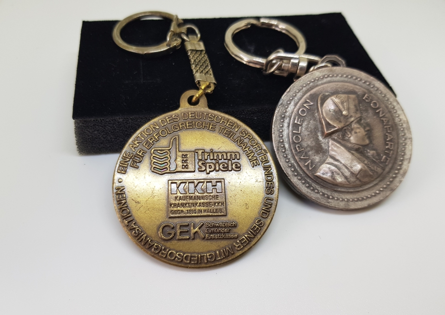 AVRUPA YAPIMI İKİ ADET ANAHTARLIK