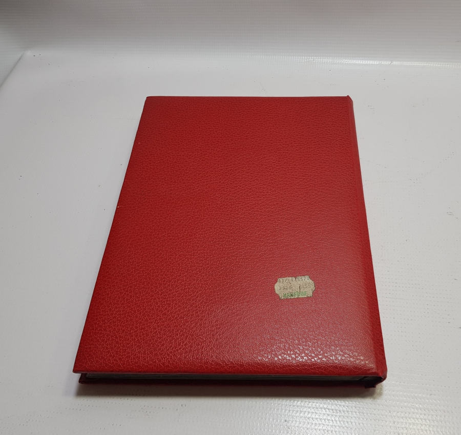 ÇEŞİTLİ MİLLETLERE AİT PULLAR BULUNAN ANTİKA PUL ALBÜMÜ