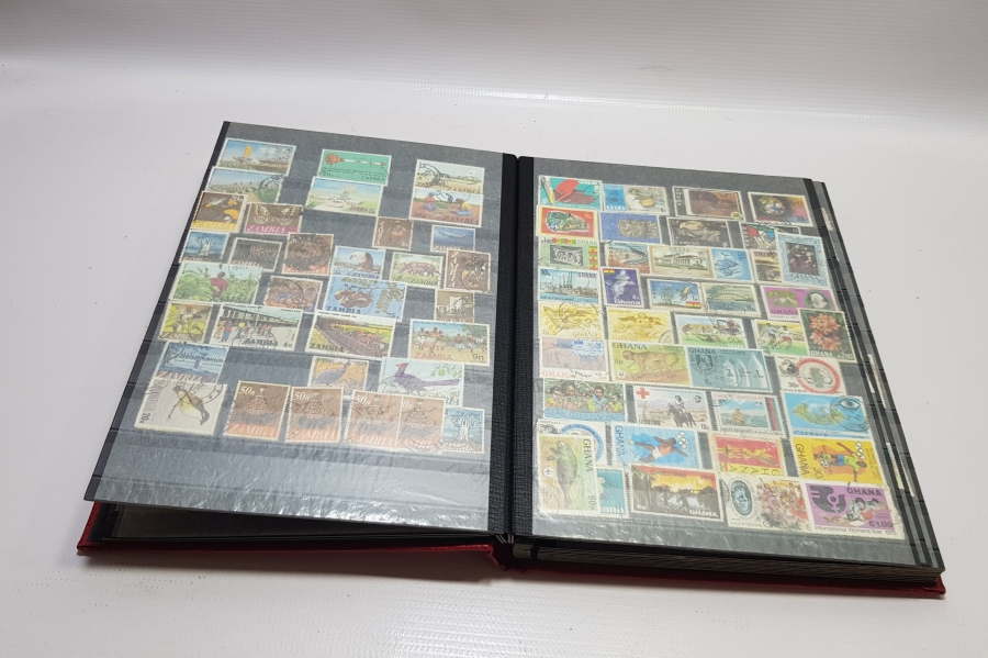 ÇEŞİTLİ MİLLETLERE AİT PULLAR BULUNAN ANTİKA PUL ALBÜMÜ