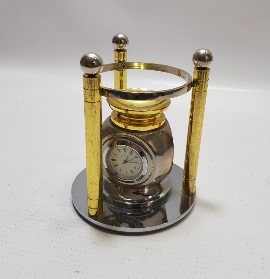 TERMOMETRESİ VE SAATİ BULUNAN PROMOSYON MASA ÜSTÜ SÜSÜ