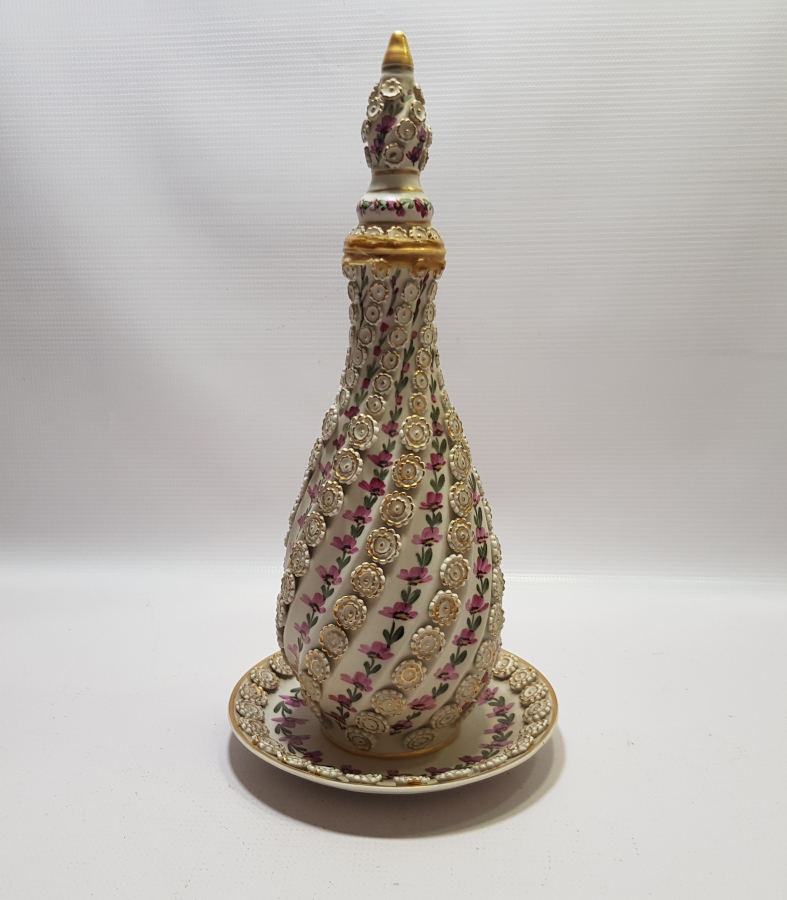 SANATÇI İMZALI SÜMERBANK YAPIMI ORİJİNAL ALTLIĞIYLA EL BOYAMA KAPAKLI KARAF