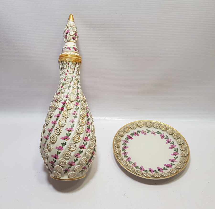 SANATÇI İMZALI SÜMERBANK YAPIMI ORİJİNAL ALTLIĞIYLA EL BOYAMA KAPAKLI KARAF