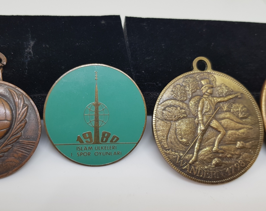 YERLİ VE YABANCI 4 ADET ANTİKA MADALYON