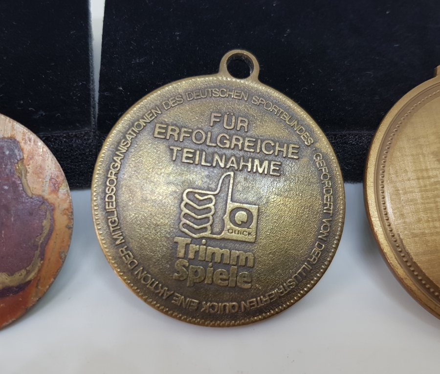 YERLİ VE YABANCI 4 ADET ANTİKA MADALYON