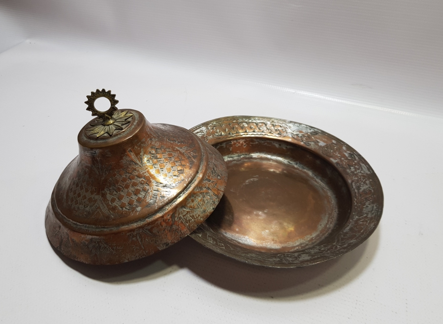 OSMANLI DÖNEMİ ERMENİCE YAZILI VE İŞLEMELİ BOSNA İŞİ KAPAKLI SAHAN